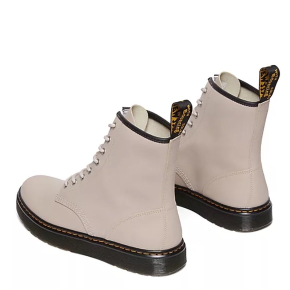DR.MARTENS WOMENS ZAVALA TAUPE VINTAGE COMBAT BOOT NWOB CLASSIC SZ 8 - Picture 5 of 7
